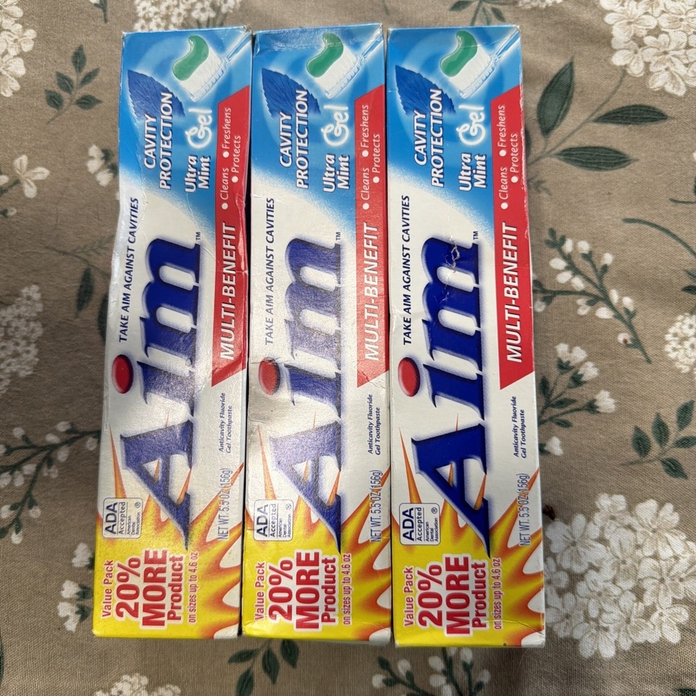 AIM Cavity Protection Ultra Mint Toothpaste 5.5 Ounce Pack‎ of 3 Fluoride Gel